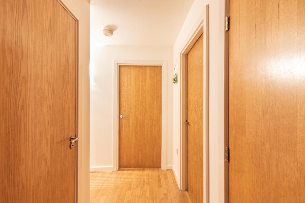 Apartment Luxury, 2 Bedroom, 2 Bathroom In Centre *